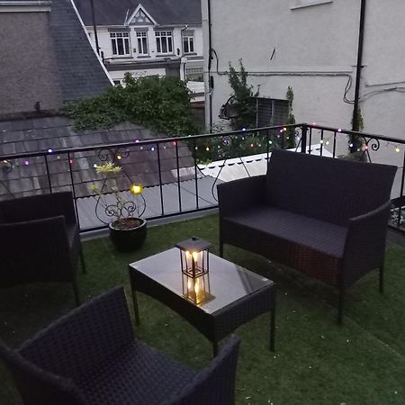 Large 2 Bed Holiday Let In Central Ystradgynlais 외부 사진