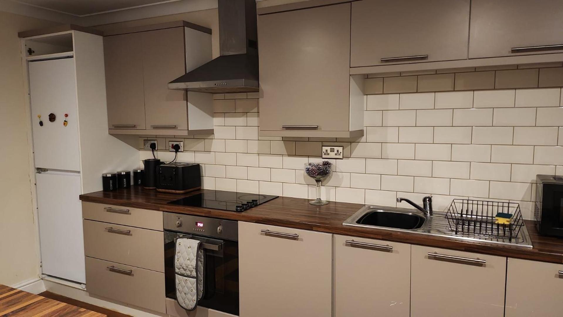 Large 2 Bed Holiday Let In Central Ystradgynlais 외부 사진